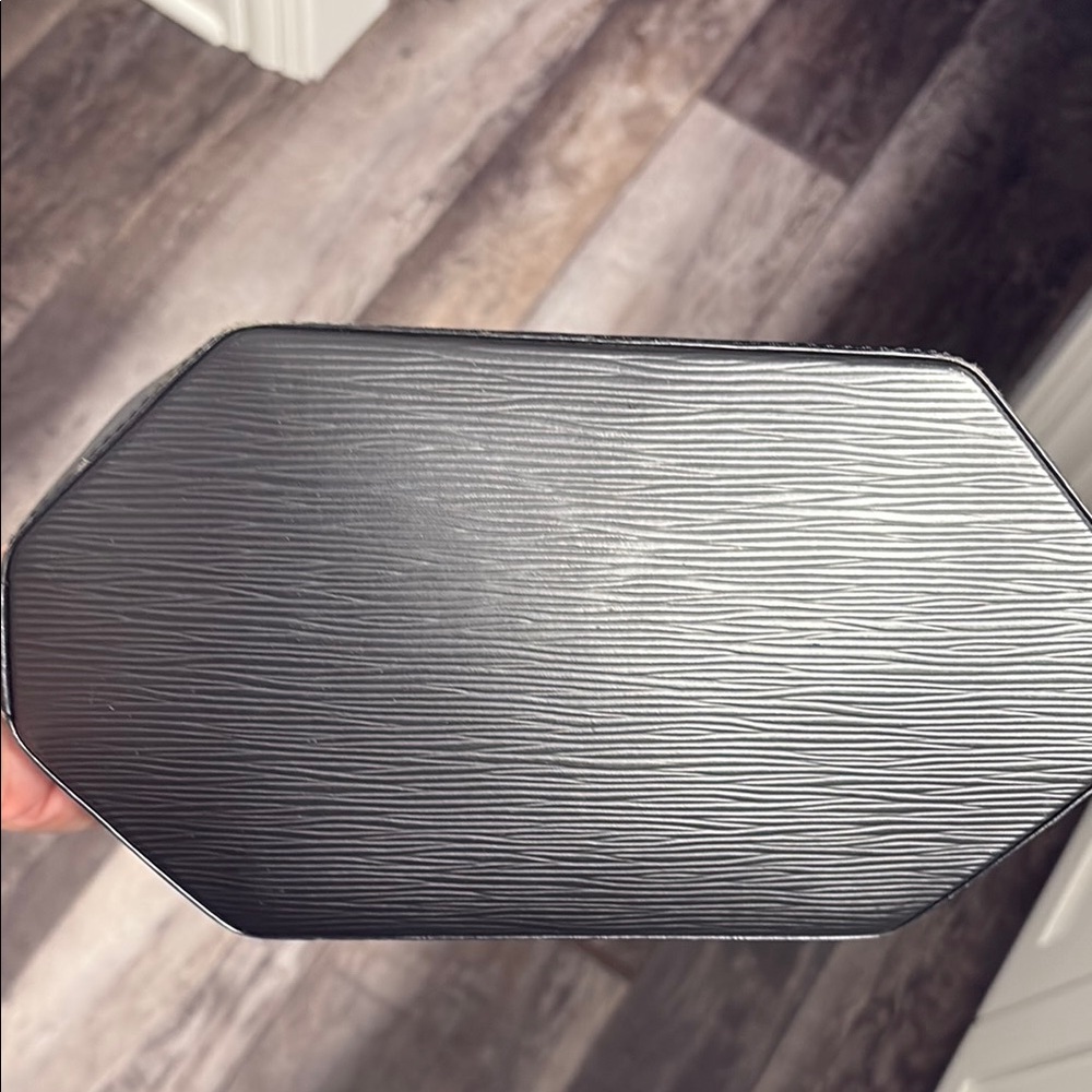 AUTHENTIC Louis Vuitton Black Epi Leather Sac D’ePaule - Picture 12 of 16